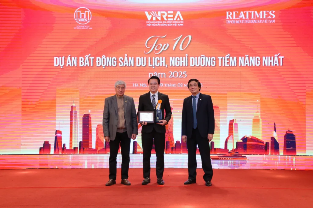 CaraWorld and KN Cam Ranh Score a Hat Trick at the 2024–2025 Leading Real Estate Brand Awards 2 anh 2 17399728203331359278268
