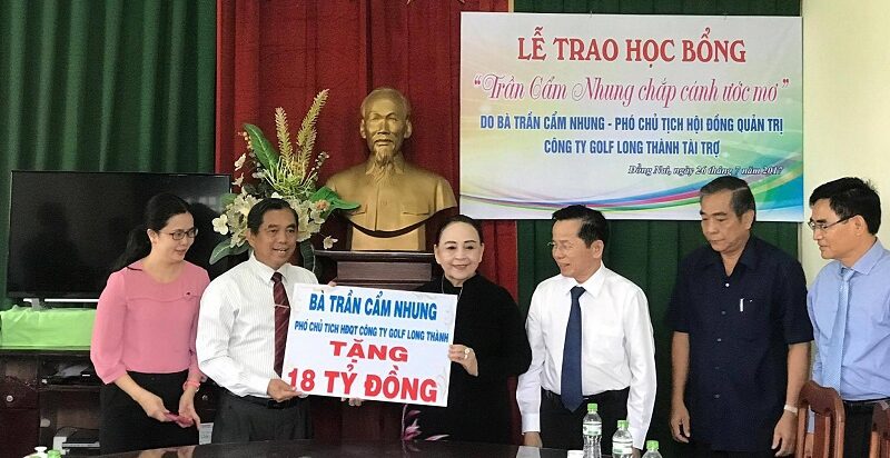 Công ty Golf Long Thành trao học bổng 18 tỷ đồng cho con cháu liệt sỹ 1 2 UULQ 1 e1754885880703