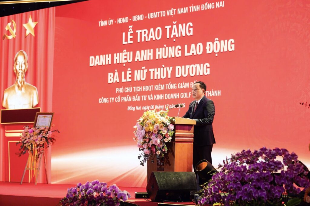 PHÓ CHỦ TỊCH TẬP ĐOÀN KN HOLINGS LÊ NỮ THÙY DƯƠNG ĐƯỢC PHONG TẶNG DANH HIỆU ANH HÙNG LAO ĐỘNG 4 anh 4