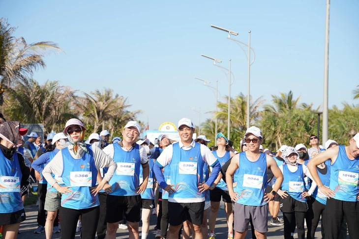 Cara Run 2026: Gần 1.000 người sải bước bên biển, lan tỏa lối sống xanh tại Cam Ranh 2 photo 1774684245330 17746842454341253887250