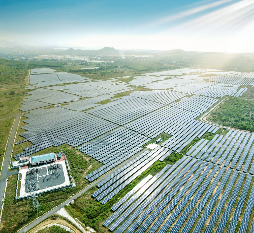 Anh hùng lao động Lê Nữ Thùy Dương - Phó Chủ tịch KN Holdings được vinh danh Doanh nhân Việt Nam tiêu biểu 4 Anh 8 Nha may dien KN Van Ninh Khanh Hoa