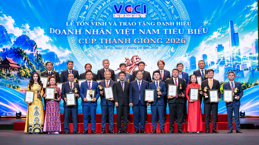 Anh hùng lao động Lê Nữ Thùy Dương - Phó Chủ tịch KN Holdings được vinh danh Doanh nhân Việt Nam tiêu biểu 2 Anh Top20 1